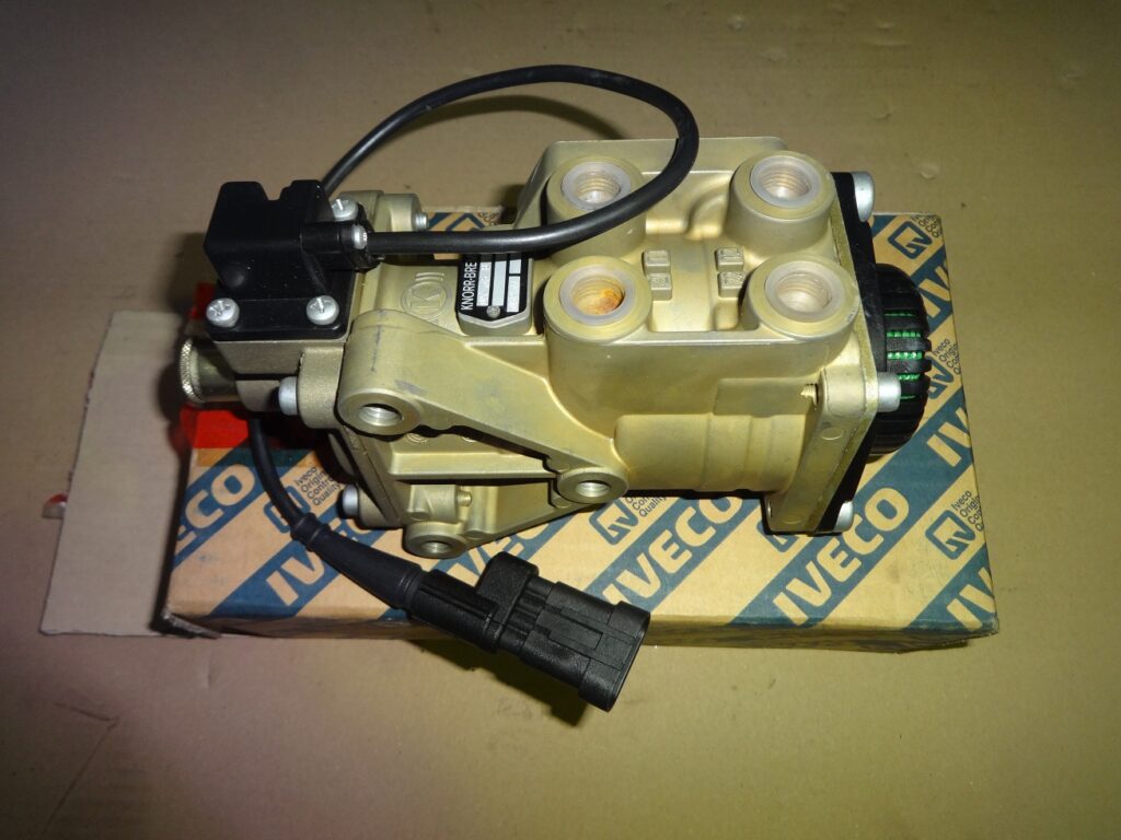 Distributore duplex Iveco 504052063 Ricci Ricambi Industriali