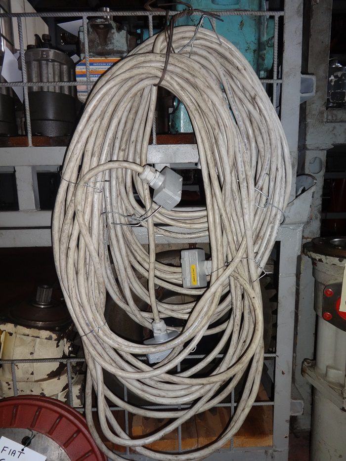 Cable wiring for marine engines