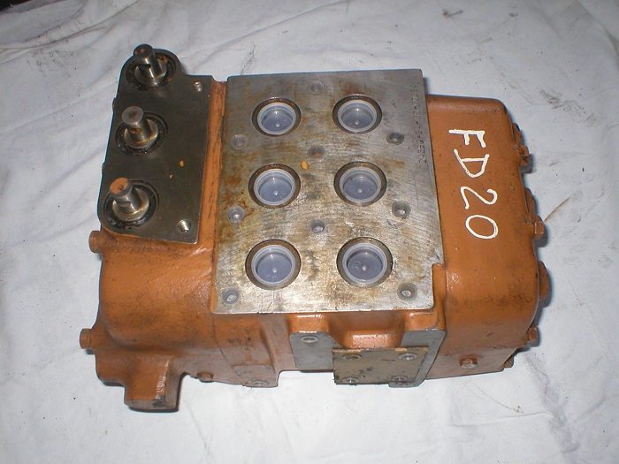 Fiat Allis FD20 valve block