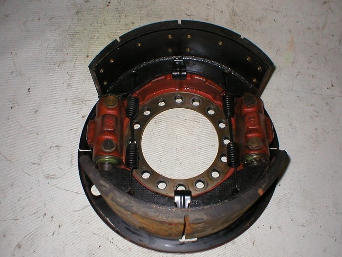 Iveco 7163682 drum brake