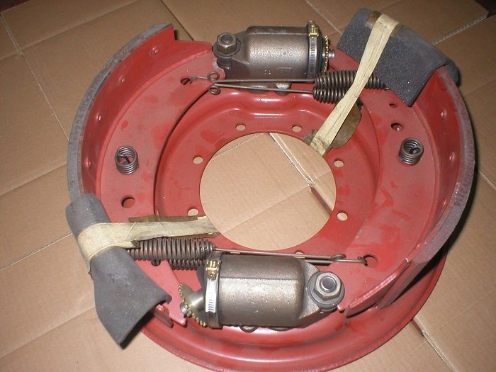 Drum brake for bus