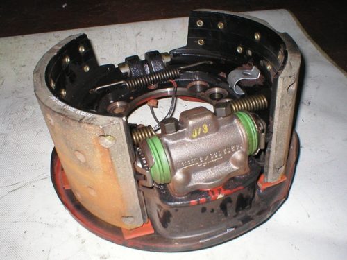 Iveco 130E drum brake