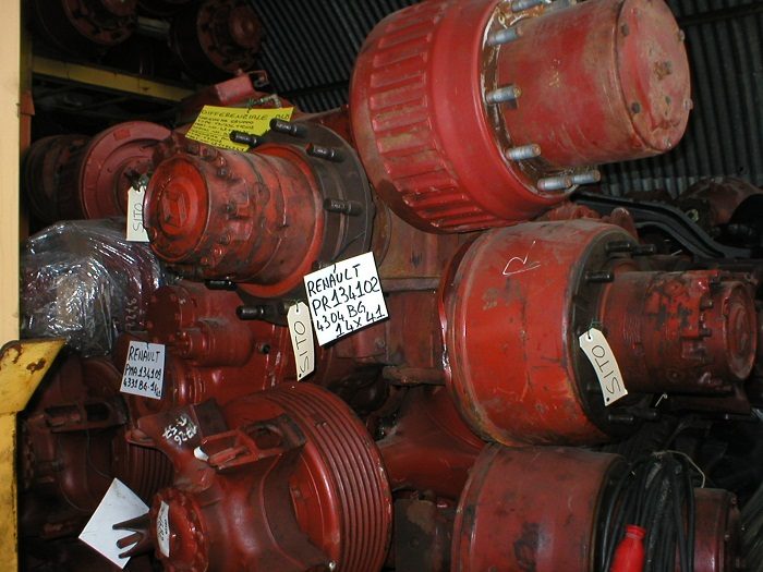Mercedes axle and Renault axles