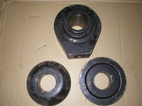 Bomag B2138090 supports