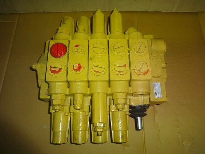 Caterpillar 2301460 main valve group