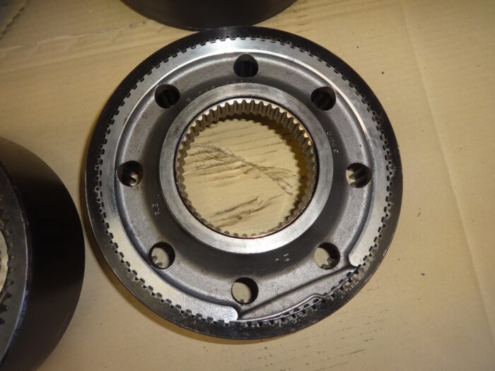 mercedes 4140 wheel hub crown