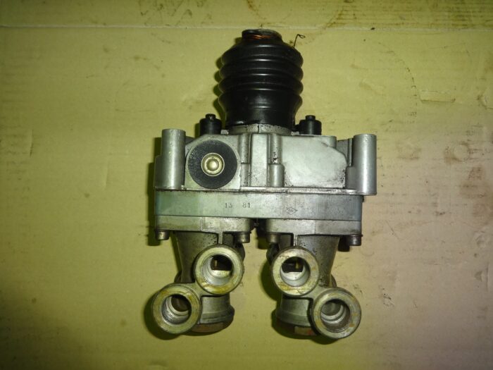 wabco 7235059608 brake valve