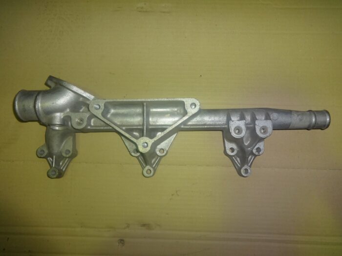 iveco 4670076 water manifold