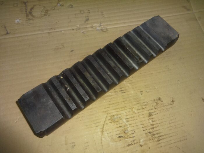 jcb 121/38104 pinion rack