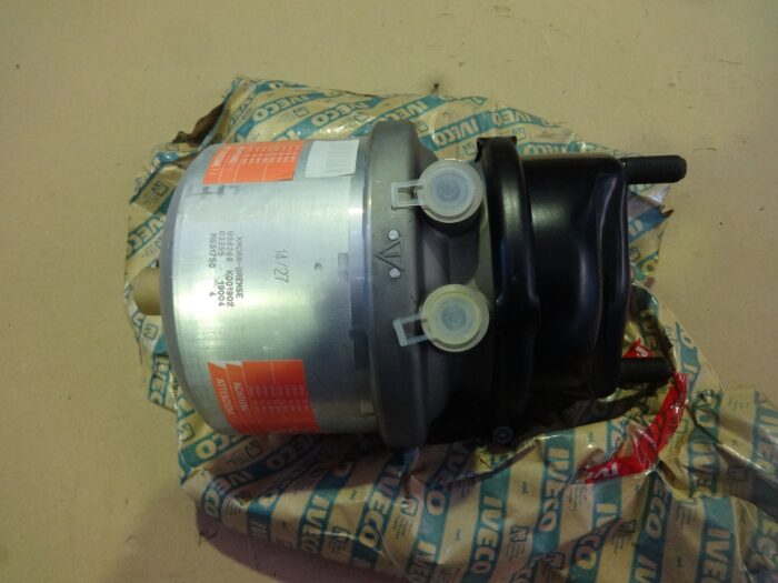 iveco 504072792 brake cylinder