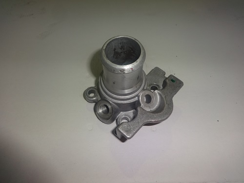 corpo termostato iveco 504110436