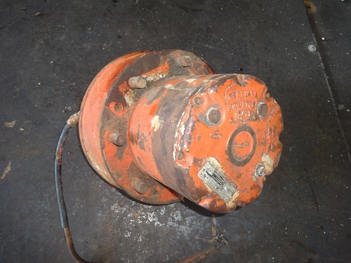 reducer for round balers