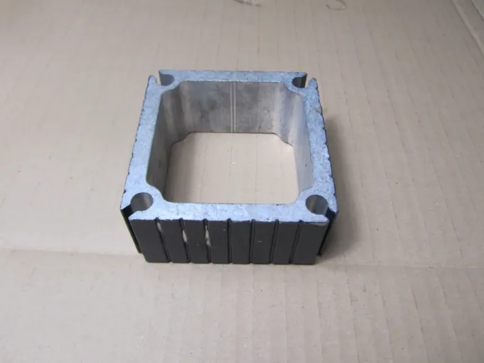distanziale iveco 4895648 504123408