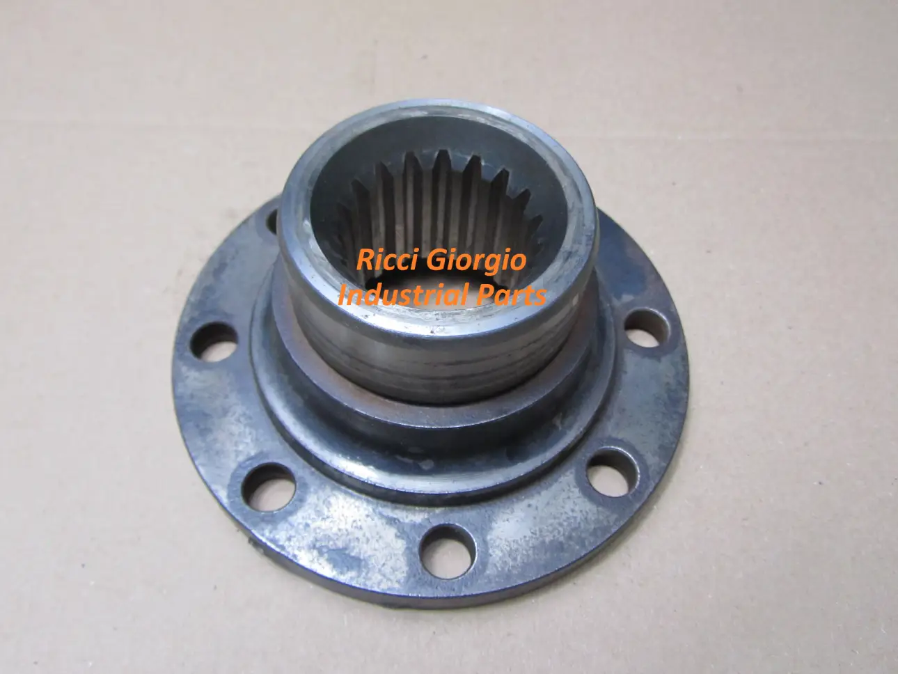 flangia spicer dana 357.14.141.03 flangia spicer dana 357.14.141.03